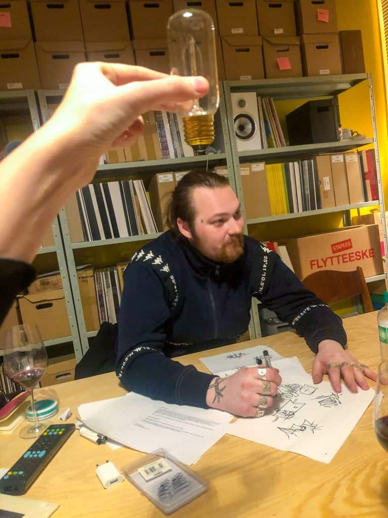 SEX OG PUPPER BILLIG TELEFONSEX Kvinner Og Menn Onanerte Stripping I En Bil